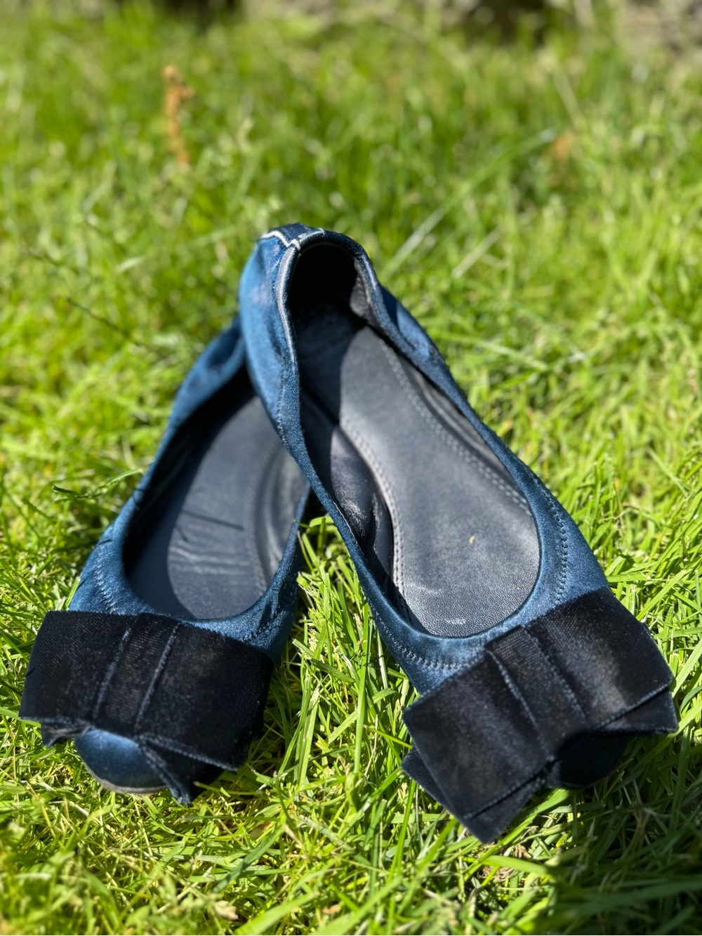 Tory Burch Navy Blue Flats with Velvet Bow
